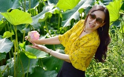 小SAO货撅起屁股扒开动态图